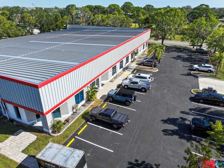 More Photos Of 885 Tallevast Rd, Sarasota Manufacturing For Lease