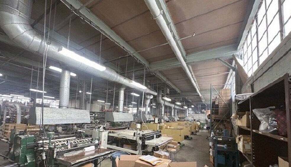 More Photos Of 450 Smith St, Farmingdale Warehouse For Sale