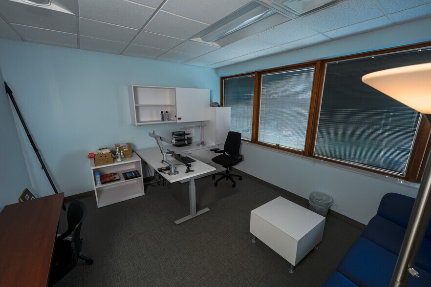 More Photos Of 65 Harristown Rd, Glen Rock Office For Lease