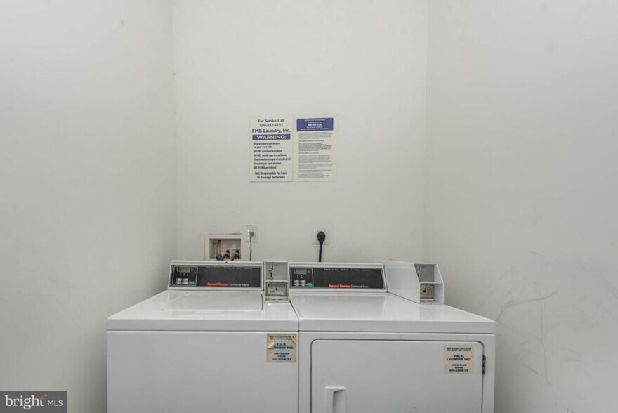 More Photos Of 338 E 25th St, Baltimore Office For Sale