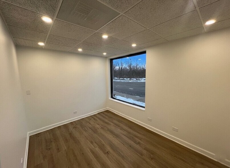 More Photos Of 620 S IL Route 31, Mchenry Office For Lease