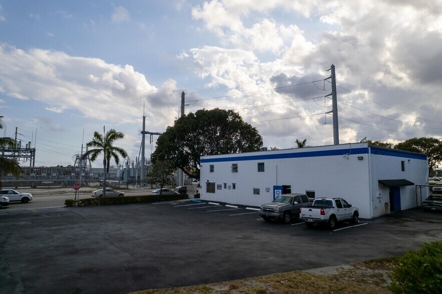 More Photos Of 55 SW 10th St, Deerfield Beach Service For Sale