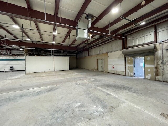 More Photos Of 510 Williamstown Rd, Sicklerville General Retail For Lease