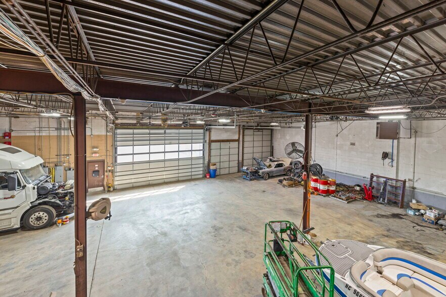 More Photos Of 10441 163rd Pl, Orland Park Warehouse For Sale