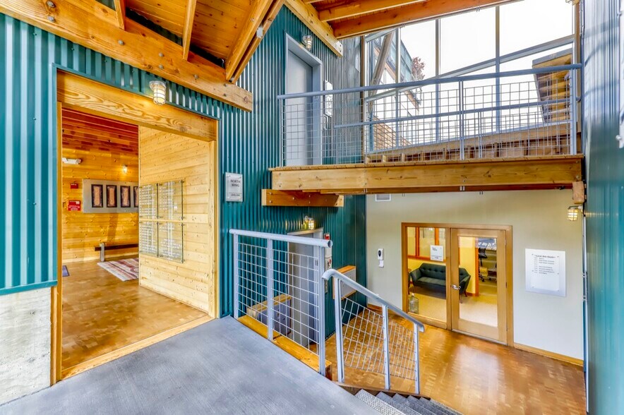 More Photos Of 175 Parfitt Way, Bainbridge Island Office For Sale
