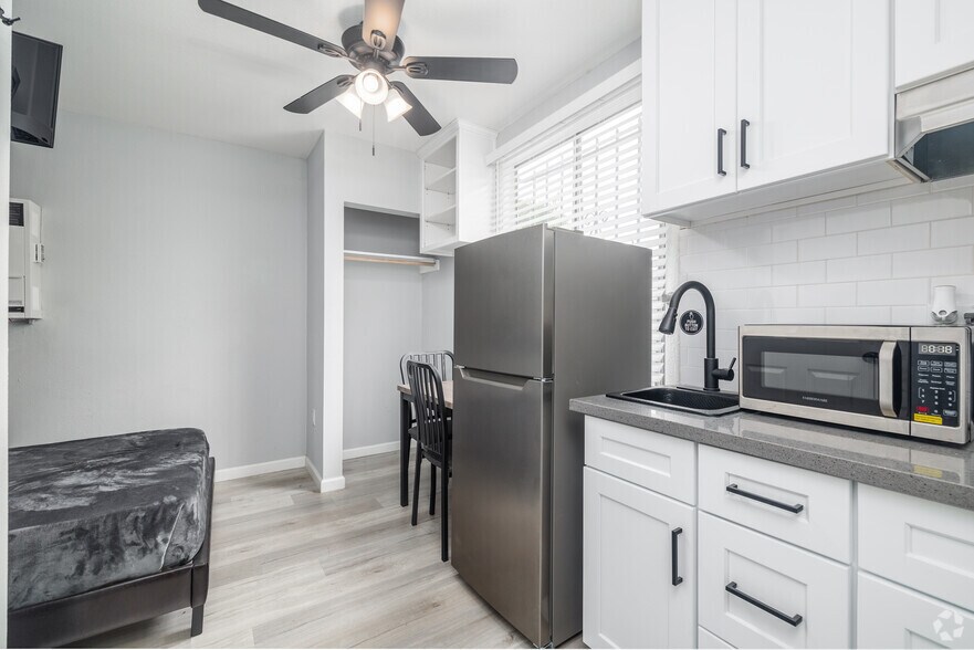More Photos Of 1864 Cordova St, Los Angeles Apartments For Sale