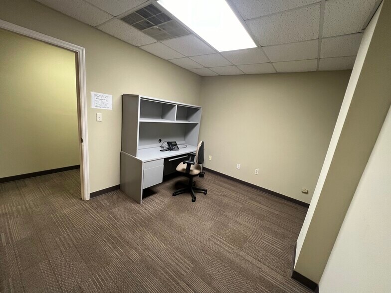 More Photos Of 949 Carl Vison Parkway, Centerville Light Distribution For Lease