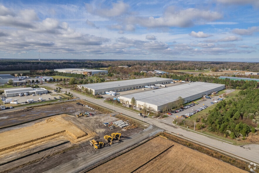 More Photos Of 103 Industrial Dr, Suffolk Distribution For Lease