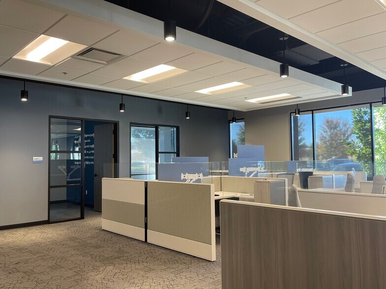 More Photos Of 2929 W Navigator Dr, Meridian Office For Lease