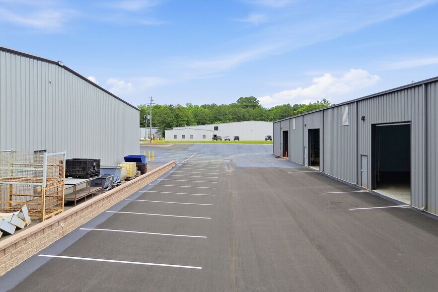 More Photos Of 120 Don Westbrook S Ave, Jasper Manufacturing For Sale