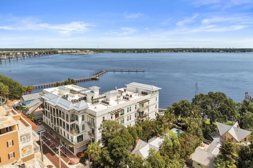 More Photos Of 37-41 SW Seminole St, Stuart Apartments For Lease