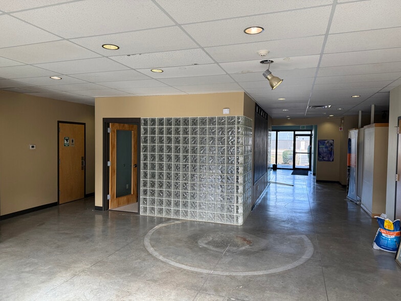 More Photos Of 4333 W 21st St S, Tulsa Warehouse For Sale