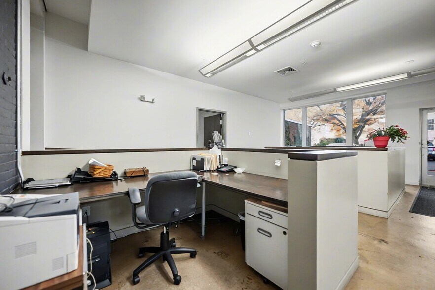 More Photos Of 813-825 Chapel St, New Haven Freestanding For Lease