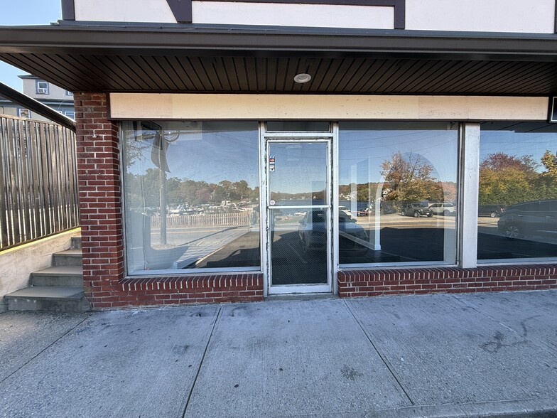 Primary Photo Of 900 & 908 S Lake Blvd, Mahopac Storefront Retail Office For Lease