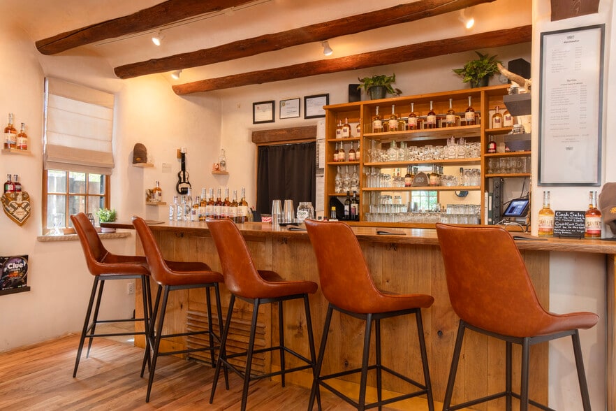 More Photos Of 312 Read St, Santa Fe Freestanding For Sale