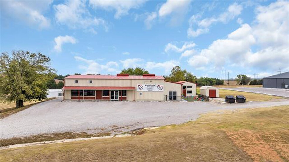 Primary Photo Of 4379 Highway 7 W, Sulphur Specialty For Sale