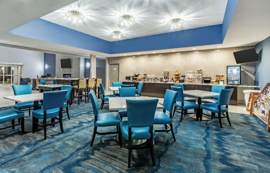 More Photos Of 4929 W McDowell Rd, Phoenix Hotel For Sale