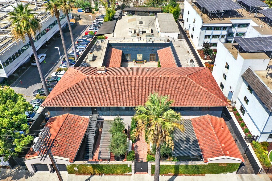 More Photos Of 435 S Boyle Ave, Los Angeles Office Residential For Sale