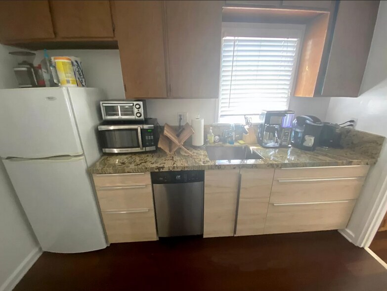 More Photos Of 4381 1/2 Tujunga Ave, Studio City Storefront Retail Office For Lease