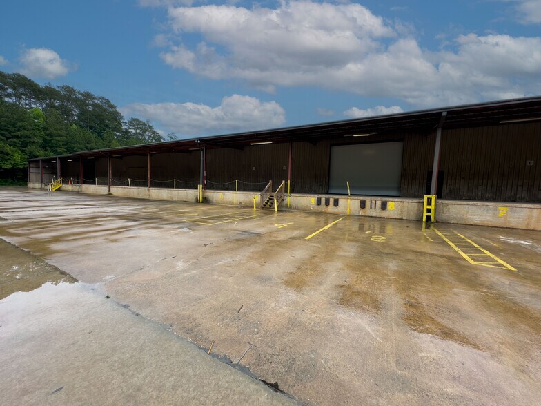 More Photos Of 1695 Buford Hwy, Duluth Warehouse For Sale