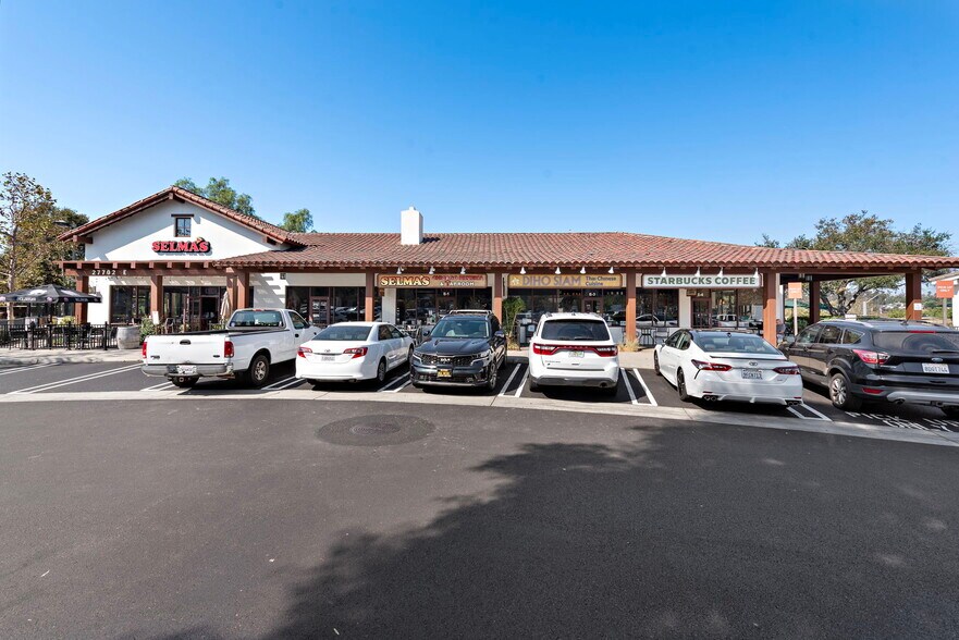 More Photos Of 27702 Crown Valley Pkwy, Ladera Ranch Unknown For Lease