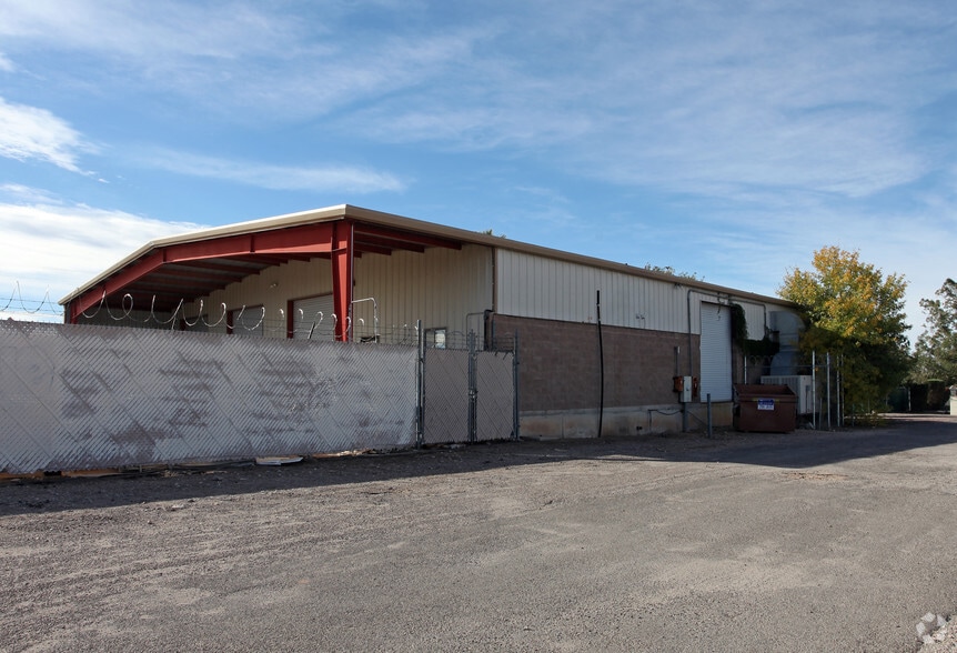 More Photos Of 4504 S Country Club Rd, Tucson Warehouse For Lease
