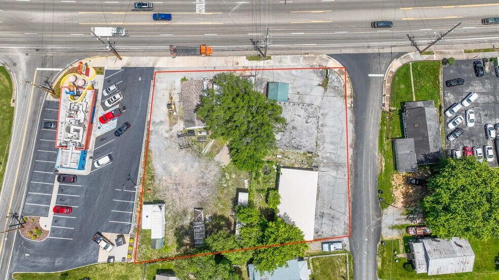 Primary Photo Of 1308 Lynn Garden Dr, Kingsport Auto Repair For Sale