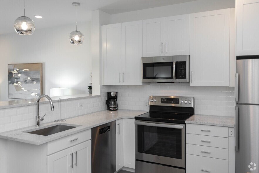 More Photos Of 1000 New York Ave, Huntington Station Apartments For Lease