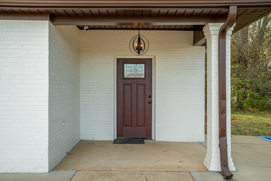 More Photos Of 221 Gay St, Batesville Medical For Sale