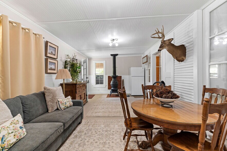 More Photos Of 2 FM 289, Comfort Specialty For Sale