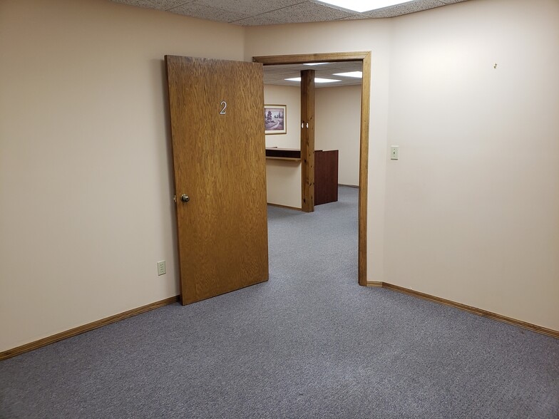 More Photos Of 1333 College Ave, South Milwaukee Medical For Lease