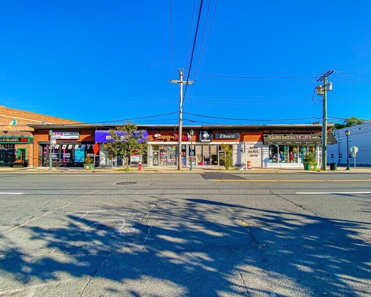 More Photos Of 851 Merrick Rd, Baldwin General Retail For Sale