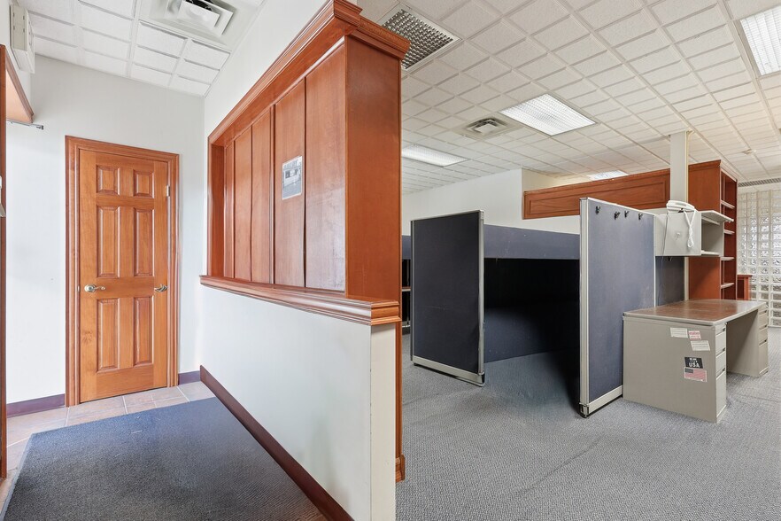 More Photos Of 381 N 9th Ave, Scranton Medical For Sale