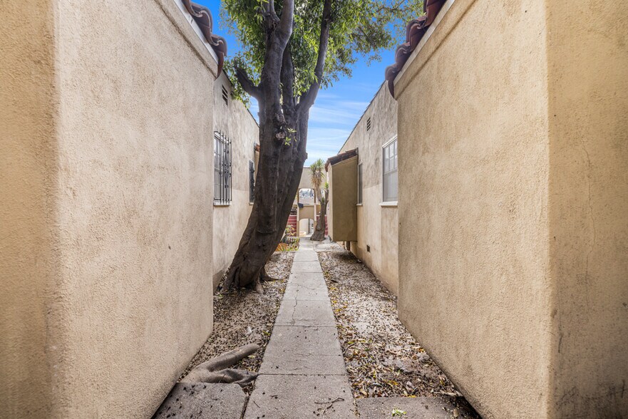 More Photos Of 1836 Lansdowne Ave, Los Angeles Multifamily For Sale