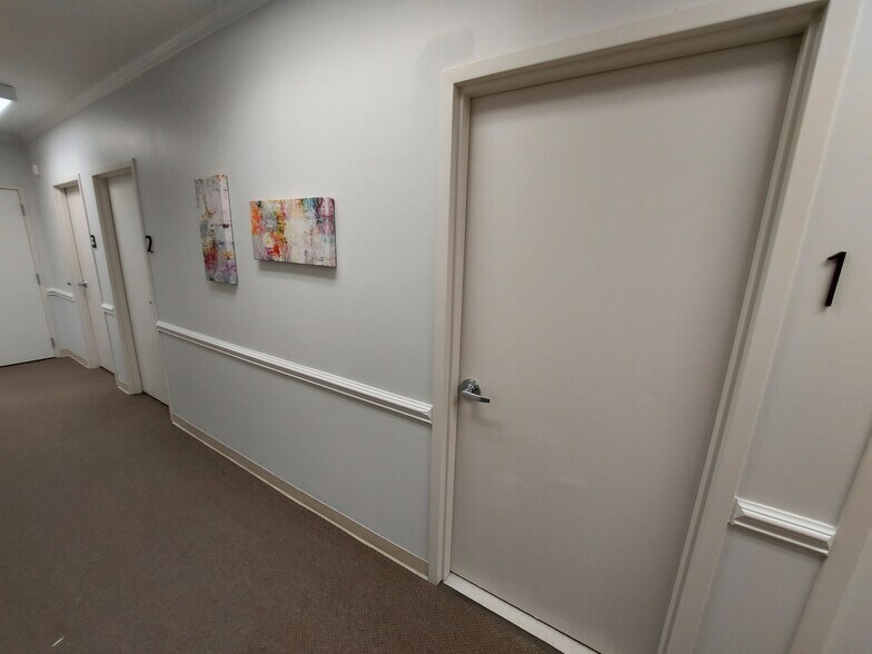 More Photos Of 5015 Southpark Dr, Durham Medical For Lease