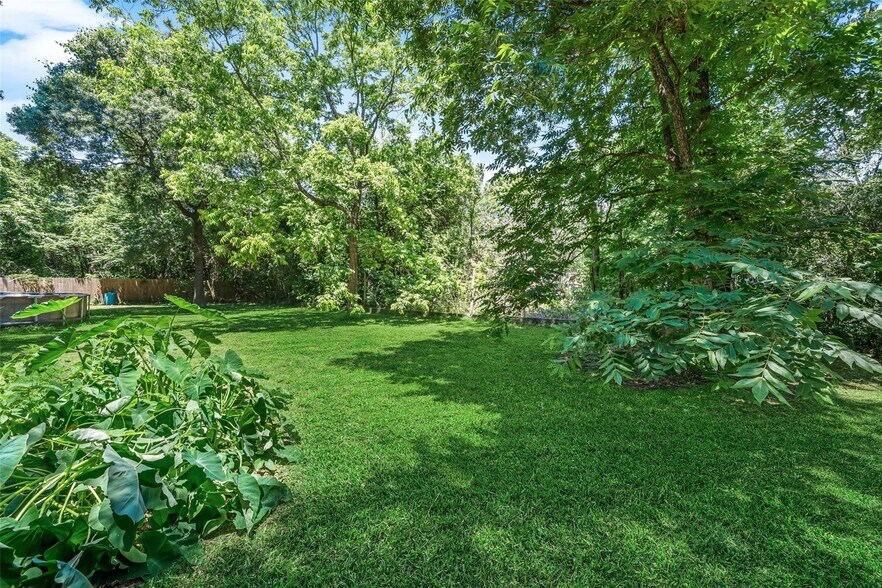 More Photos Of 19160 Terri Ln, Conroe Office Residential For Sale
