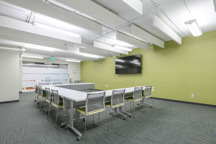 More Photos Of 511 E John Carpenter Fwy, Irving Office For Lease