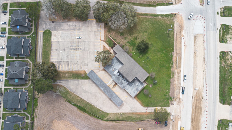 More Photos Of 25100 FM 2100 Rd, Huffman Bank For Lease