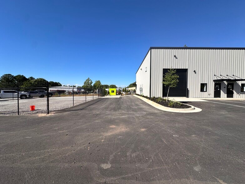 More Photos Of 701 Industrial Park Drive Dr, Evans Light Distribution For Lease