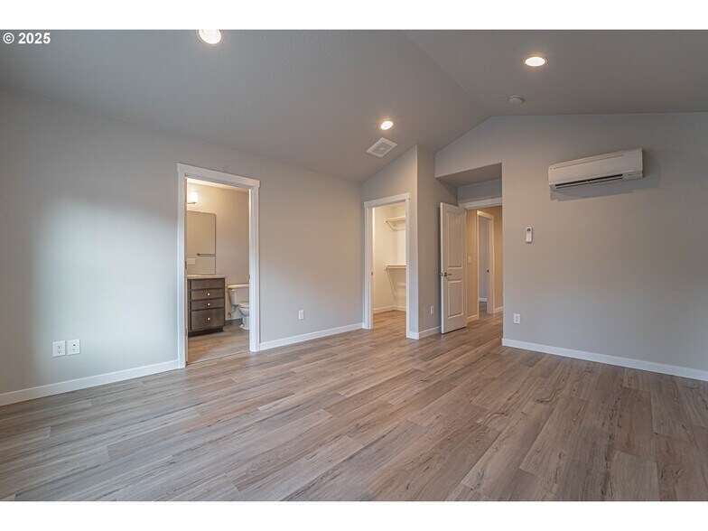 More Photos Of 4943 NE 2nd Ct, Vancouver Multifamily For Sale