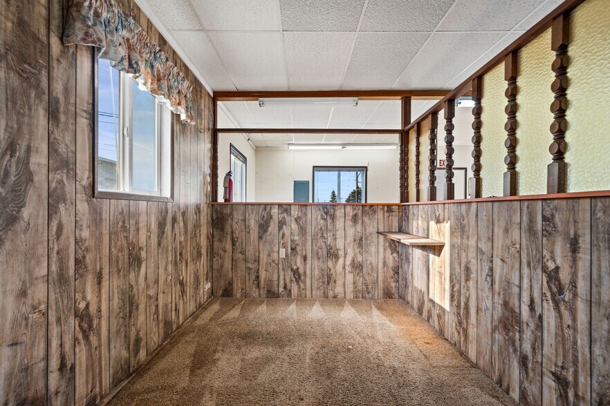 More Photos Of 503 S 3rd Ave, Sequim Flex For Lease
