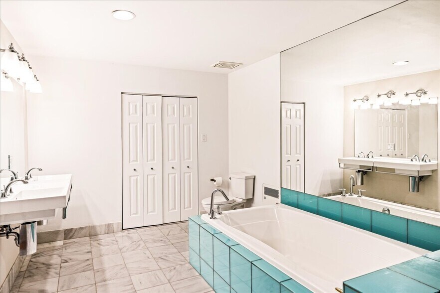 More Photos Of 109 N Orianna St, Philadelphia Office For Sale
