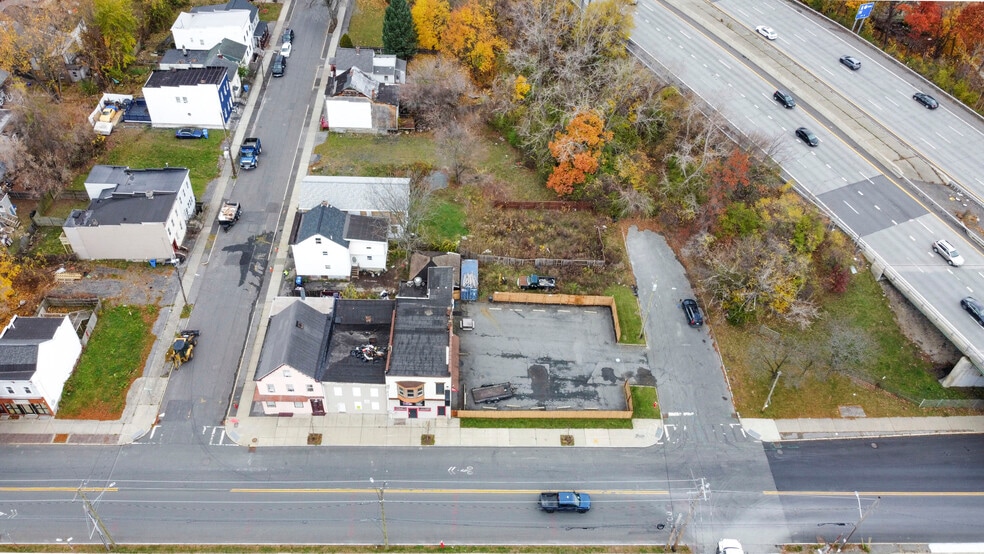 More Photos Of 1118 Broadway, Albany Bar For Sale