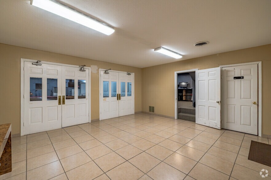 More Photos Of 2915 Broadway Blvd, Garland Religious Facility For Sale