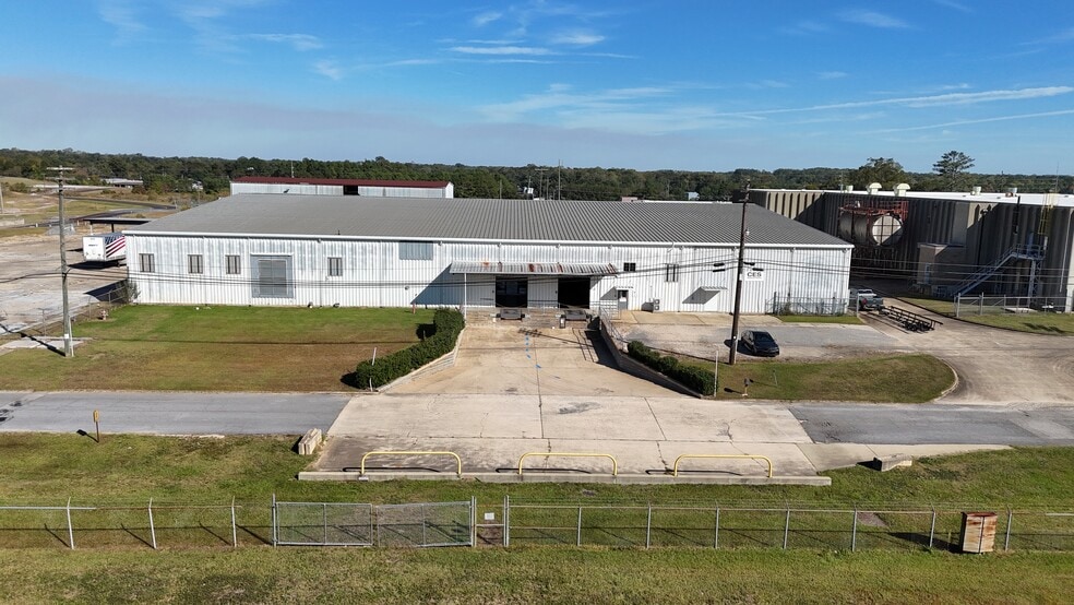 Primary Photo Of 215 7th Way, Alexander City Distribution For Sale