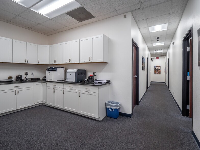 More Photos Of 1809 Hur Industrial Blvd, Cedar Park Manufacturing For Lease
