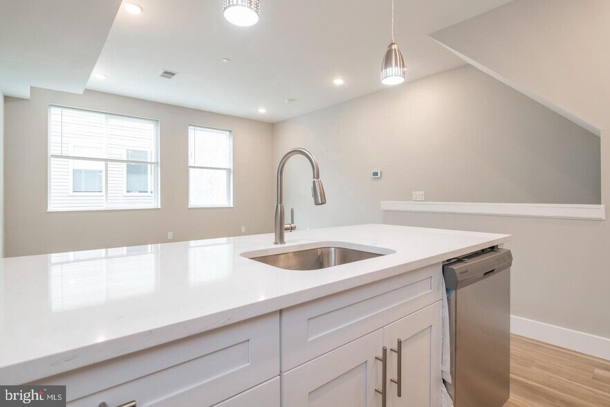 More Photos Of 2010 N 8th St, Philadelphia Apartments For Sale