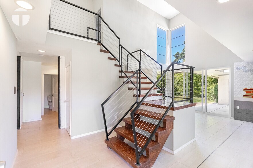 More Photos Of 1449 Claremont Way, Sacramento Apartments For Sale