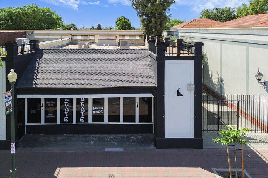 More Photos Of 145-147 N K St, Tulare Office For Sale
