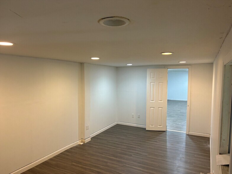 More Photos Of 612 Colonial Ave, Elsmere Light Distribution For Lease